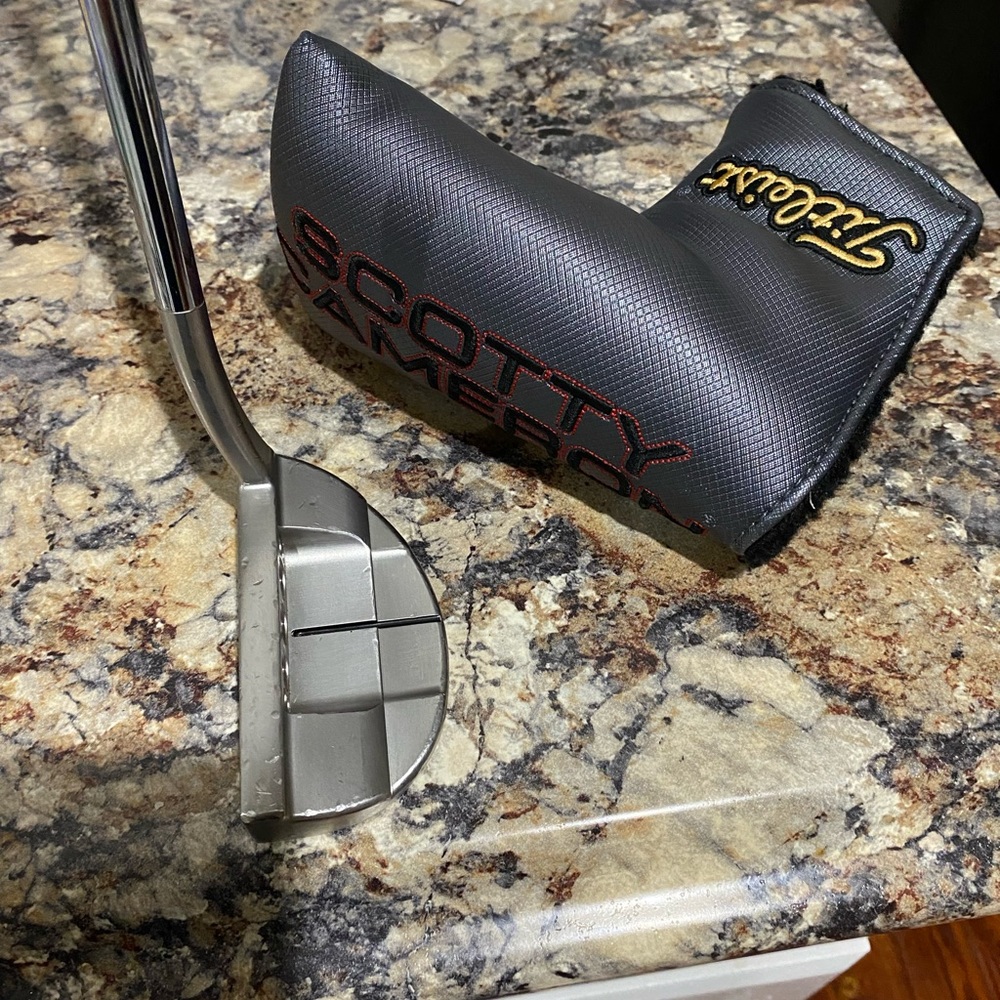 33.5” Scotty Cameron putter select Newport 3 with Flatso putter grip